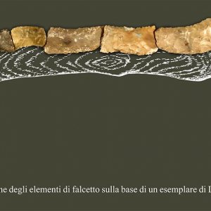 Ledro (Trentino Alto Adige): ricostruzione di un falcetto per il taglio di cerali con elementi in selce (età del Bronzo)