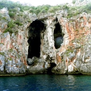 Grotta del Noglio, lungo la costa di Marina di Camerota