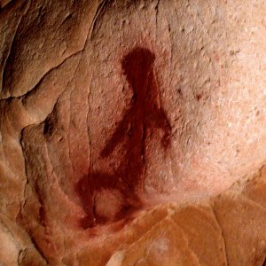 Grotta di Cala del Genovese a Levanzo pittura parietale (figura umana) dipinta in ocra rossa di età paleolitica